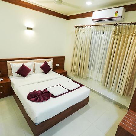 Royalton Residency Hotel Mundakāyam Kültér fotó