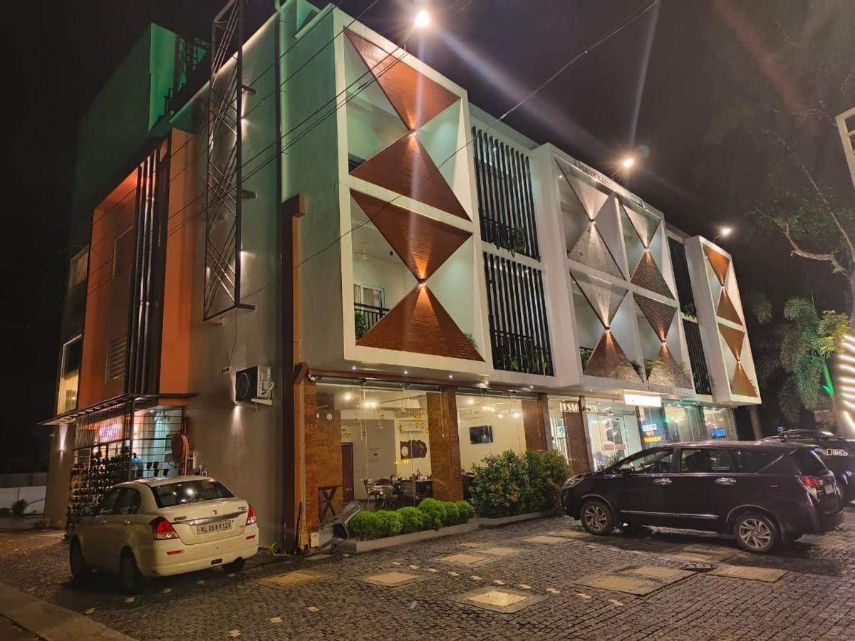 Royalton Residency Hotel Mundakāyam Kültér fotó