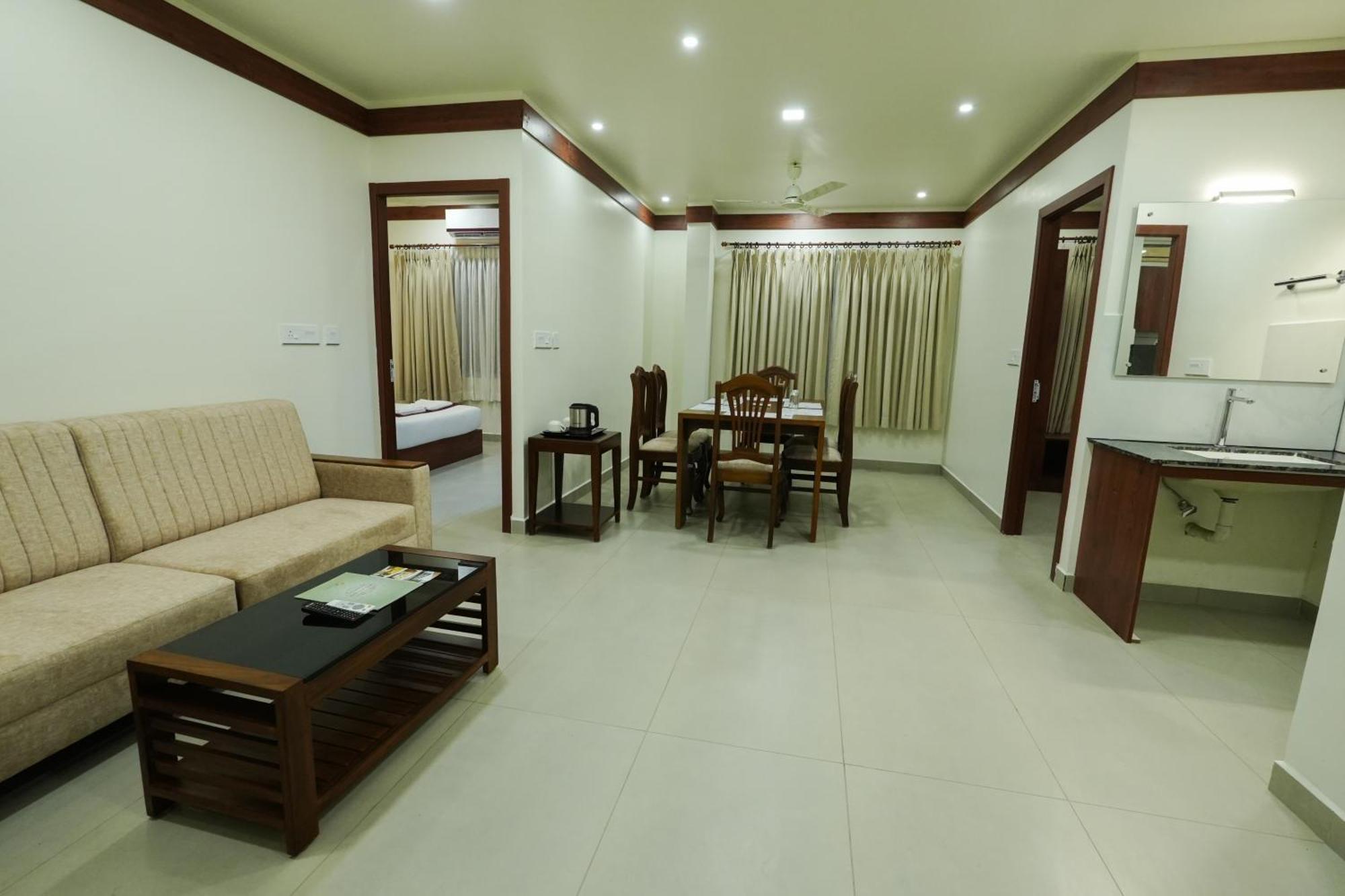Royalton Residency Hotel Mundakāyam Kültér fotó
