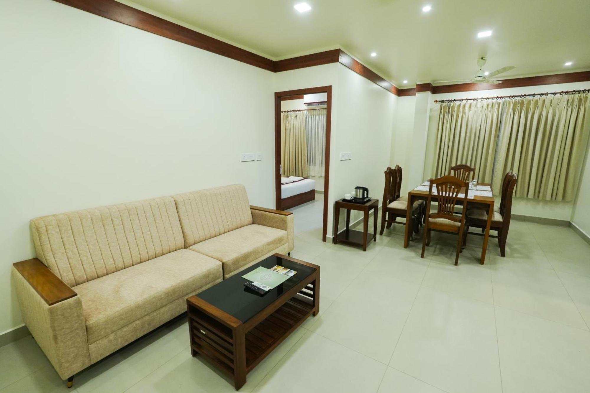 Royalton Residency Hotel Mundakāyam Kültér fotó